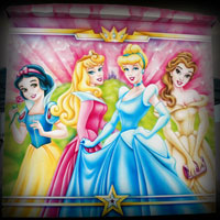 airbrush attraction painting aerograf karuzela decki kolotoc czech republik cartoon disney princesses ksiniczki