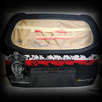 aerograf airbrush klapa tylna samochodu nissan pathfinder patriotyczny motyw