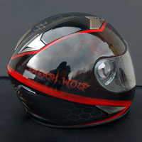 airbrush aerograf wiedzmin motyw czarny wilk kask